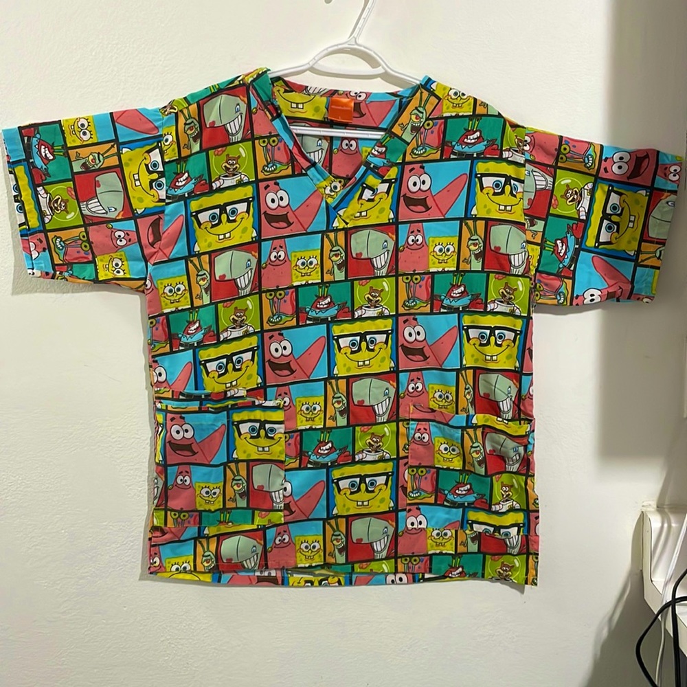 L Nickelodeon SpongeBob Scrub Shirt